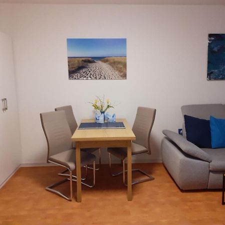 Aquamarin - Charmantes Appartement Mit Balkon รอสต็อค ภายนอก รูปภาพ