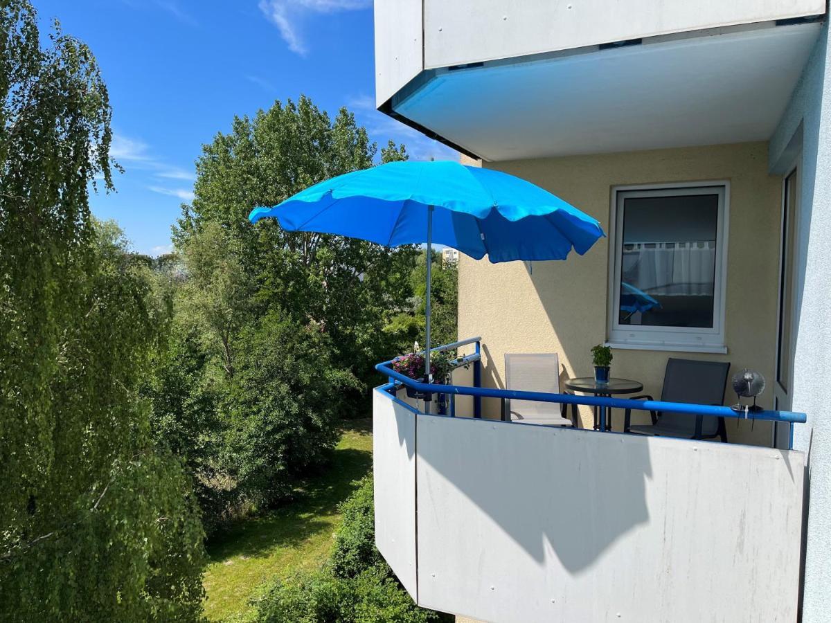 Aquamarin - Charmantes Appartement Mit Balkon รอสต็อค ภายนอก รูปภาพ