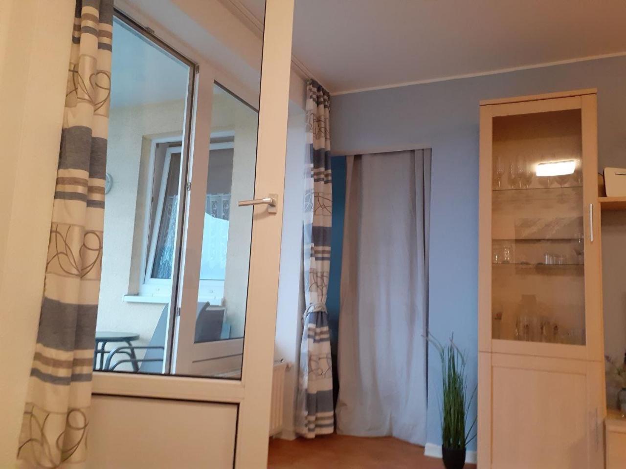 Aquamarin - Charmantes Appartement Mit Balkon รอสต็อค ภายนอก รูปภาพ