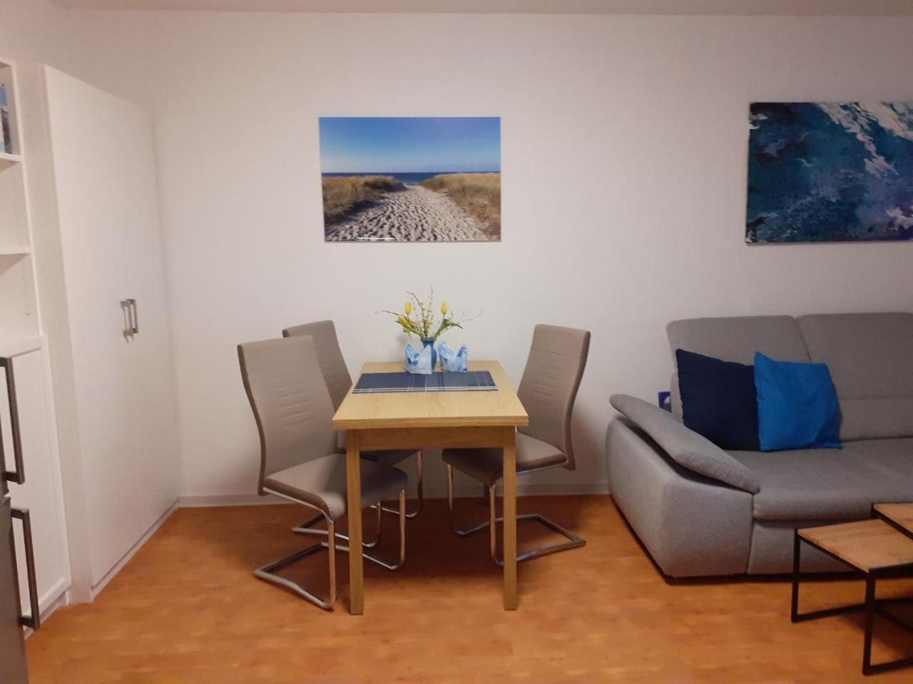 Aquamarin - Charmantes Appartement Mit Balkon รอสต็อค ภายนอก รูปภาพ